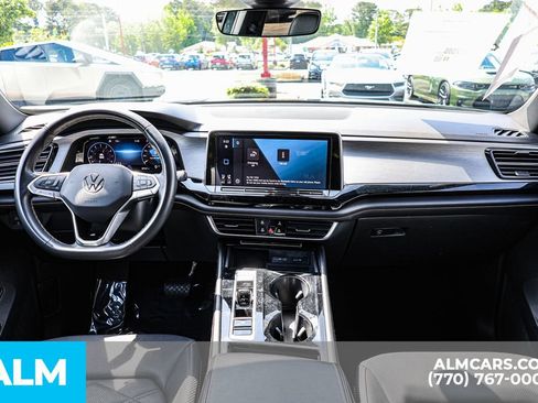 Used 2024 Volkswagen Atlas Cross Sport SE FWD image 30