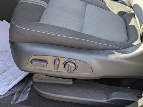 Used 2025 Chevrolet Blazer LT image 15