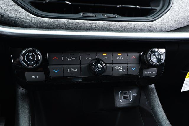 New 2026 Jeep Compass Latitude AWD/4WD image 19