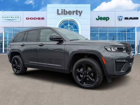 Used 2026 Jeep Grand Cherokee Limited w/ Limited Altitude Package RWD image 1