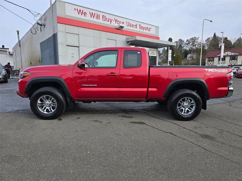 Certified 2021 Toyota Tacoma TRD Off-Road image 4