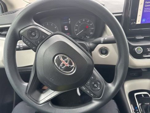 Used 2025 Toyota Corolla LE w/ LE Premium Package FWD image 15