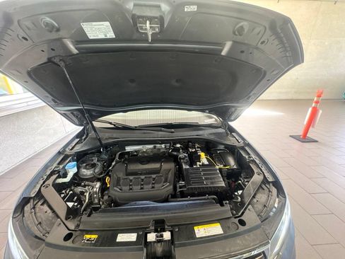 Certified 2023 Volkswagen Tiguan SE R-Line FWD image 21