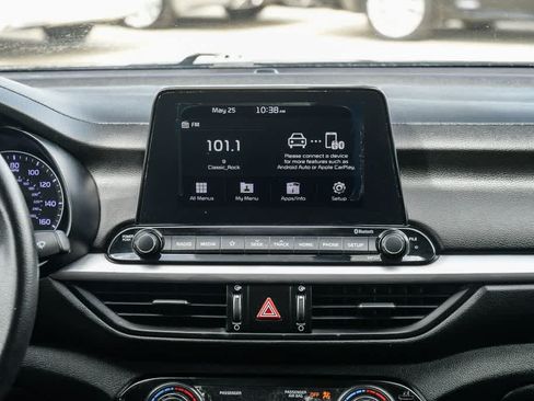 Used 2019 Kia Forte LXS FWD image 13