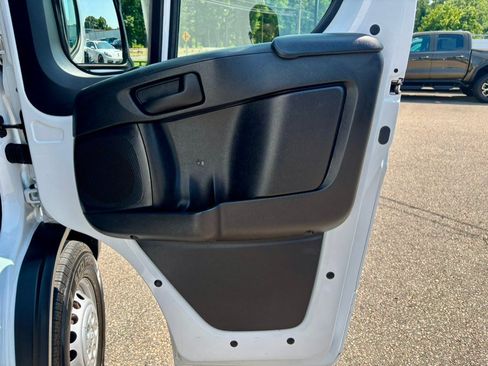 Used 2025 RAM ProMaster 2500 w/ Convenience Group FWD image 11