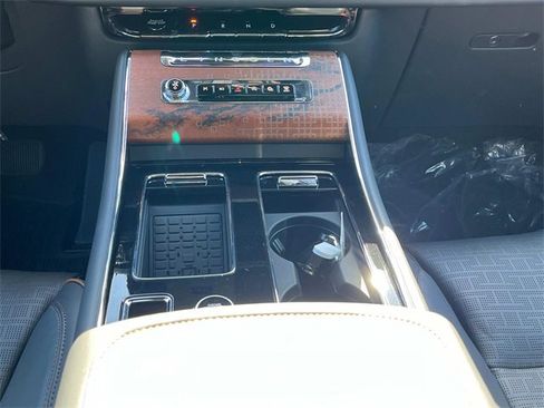 New 2025 Lincoln Aviator Black Label w/ Jet Appearance Package image 17