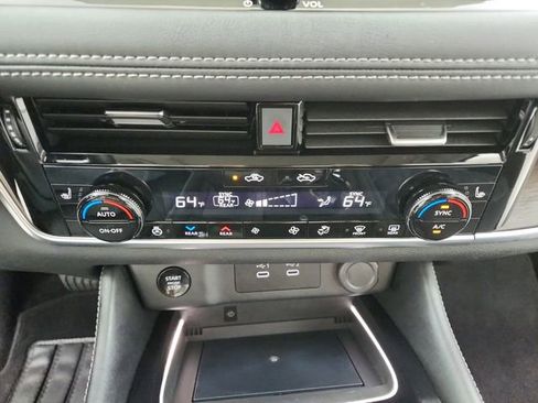 Used 2026 Nissan Rogue Platinum w/ Platinum Premium Package AWD/4WD image 38