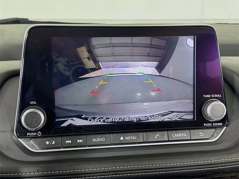 Used 2024 Nissan Rogue SV image 38