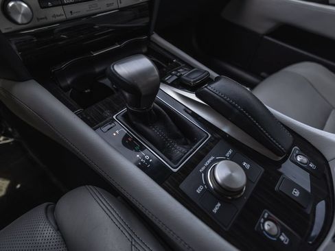 Used 2015 Lexus LS 460 w/ Comfort Package RWD image 15