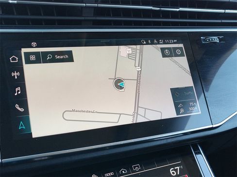 Used 2023 Audi Q8 Premium image 39