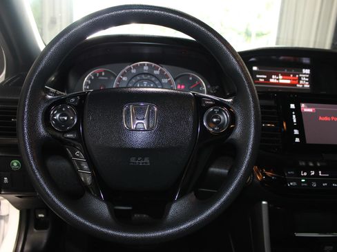 Used 2016 Honda Accord EX image 11