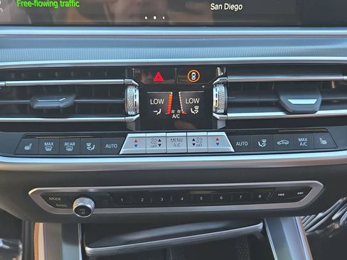 Used 2023 BMW X5 xDrive40i w/ Premium Package image 27