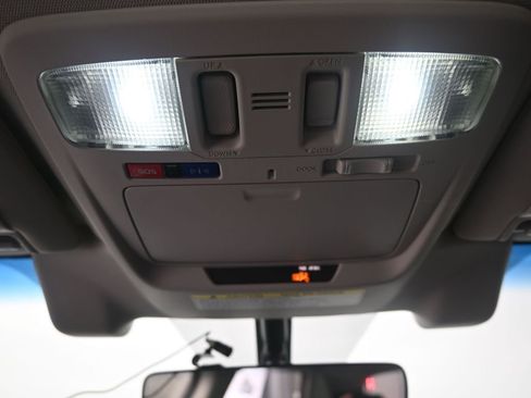 Used 2018 Subaru Outback 2.5i Limited image 11