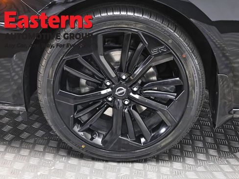 Used 2023 Nissan Altima 2.5 SR w/ SR Premium Package FWD image 32