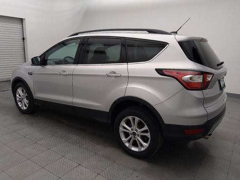 Used 2017 Ford Escape SE w/ Equipment Group 201A image 3