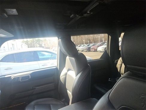 Used 2024 Ford Bronco Badlands image 7