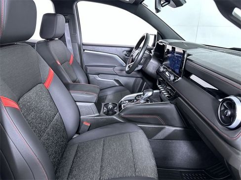 Used 2024 Chevrolet Colorado Z71 w/ Z71 Convenience Package 2 image 29