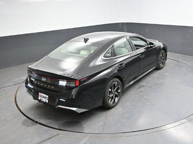Used 2025 Hyundai Sonata SEL FWD image 30