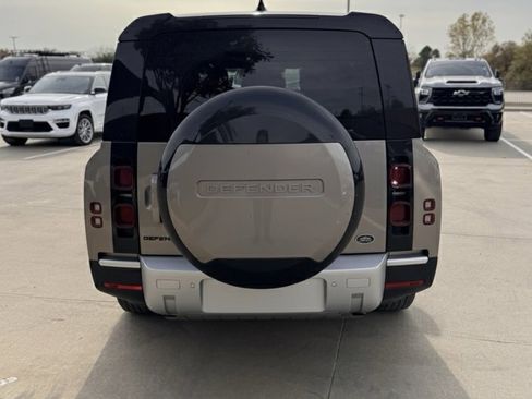 Used 2023 Land Rover Defender 130 SE image 7