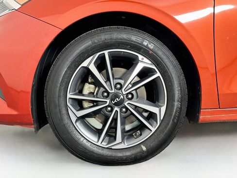 Used 2024 Kia Forte LXS w/ LXS Technology Package FWD image 11