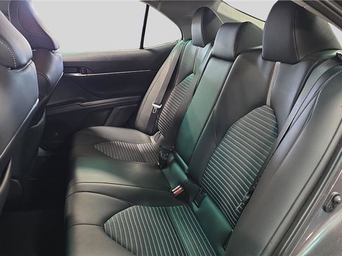 Used 2024 Toyota Camry SE image 18