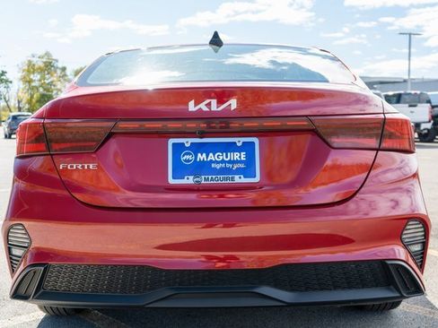 Used 2023 Kia Forte LXS w/ LXS Technology Package image 7