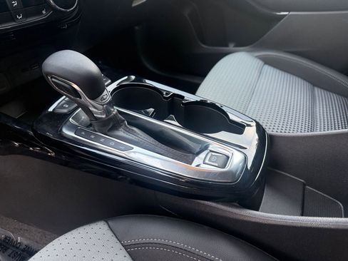 Used 2025 Chevrolet Trax LT w/ LT Convenience Package image 38