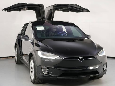 Used 2016 Tesla Model X P90D image 52