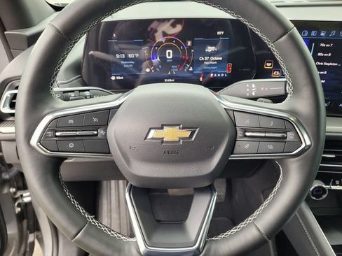 Used 2025 Chevrolet Traverse LT w/ Sun and Wheel Package FWD image 23