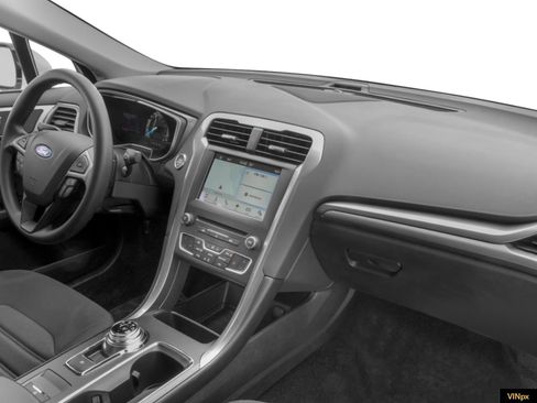 Used 2018 Ford Fusion S FWD image 5