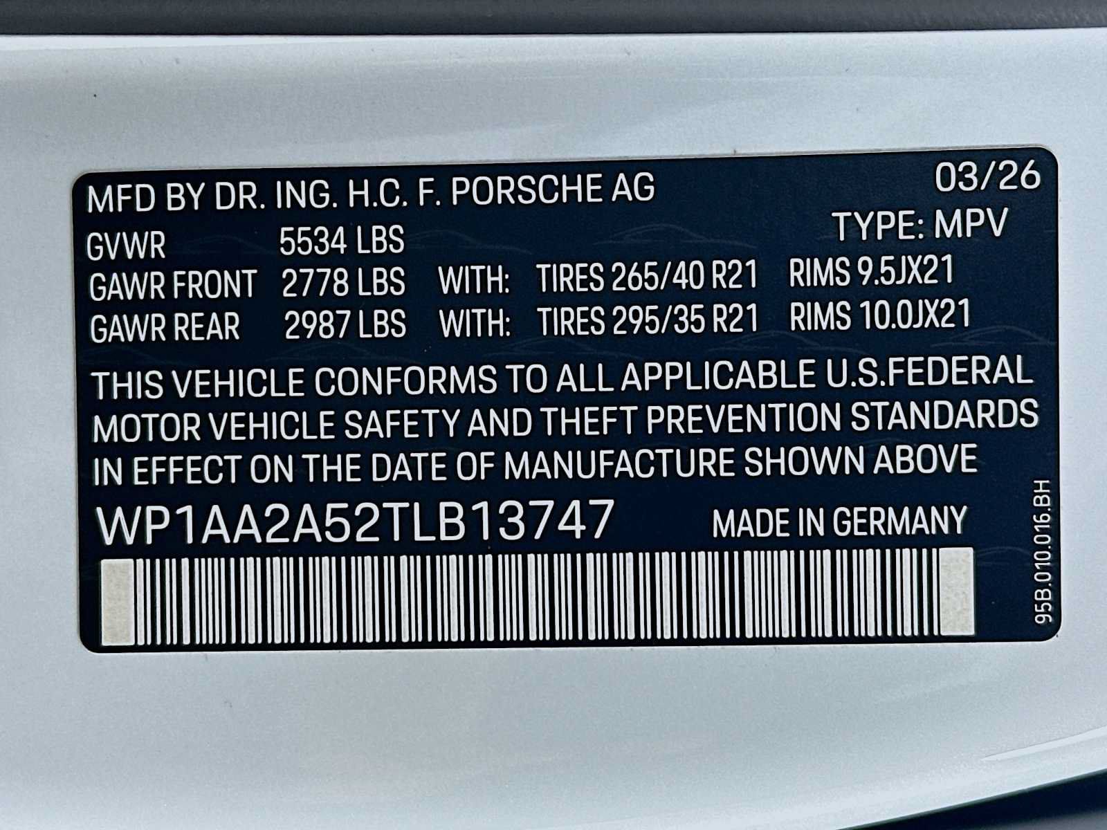 Used 2026 Porsche Macan AWD/4WD image 33