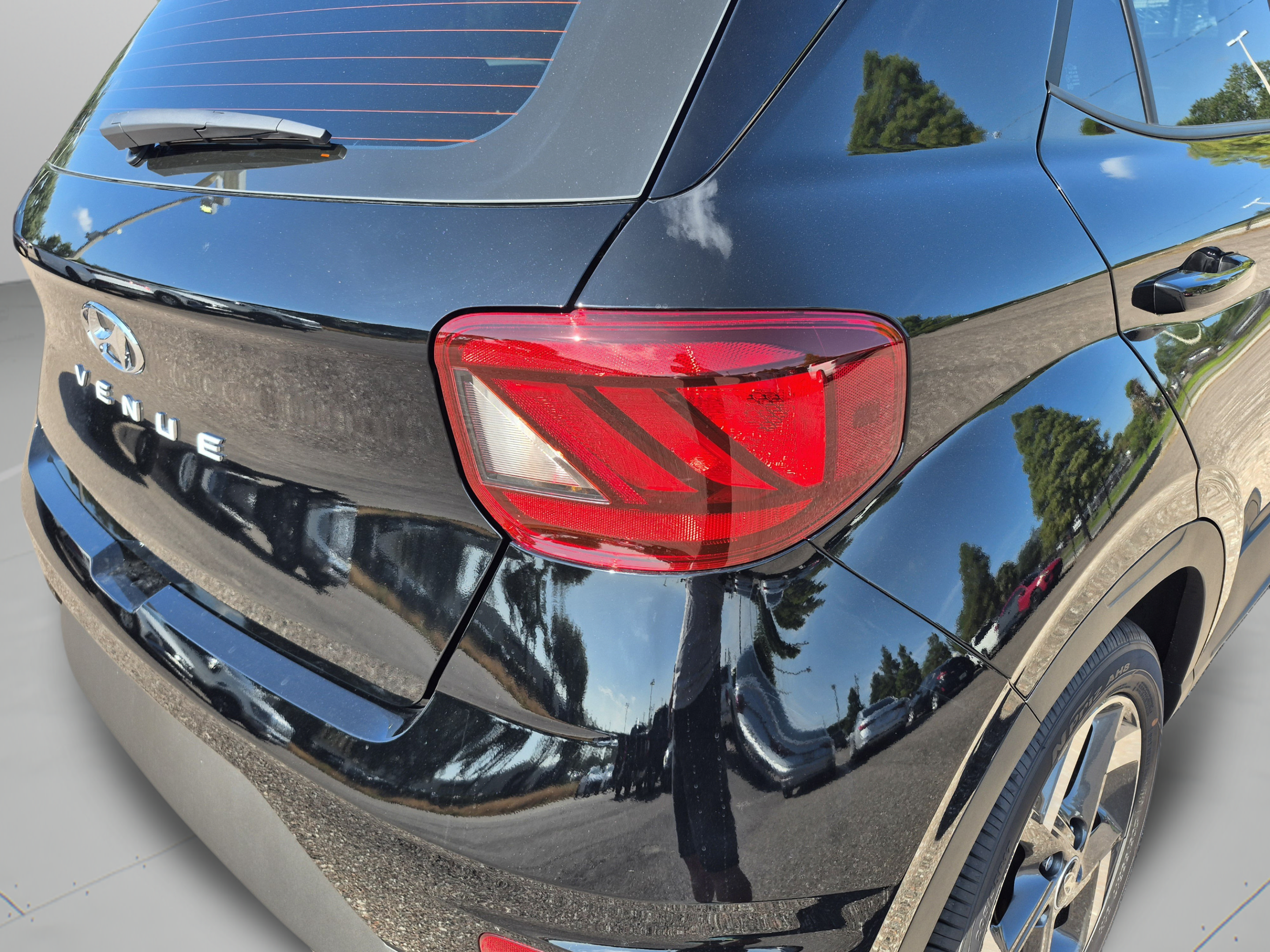 New 2026 Hyundai Venue SEL FWD image 32