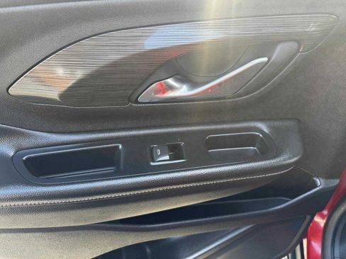 Used 2024 GMC Terrain SLE image 39