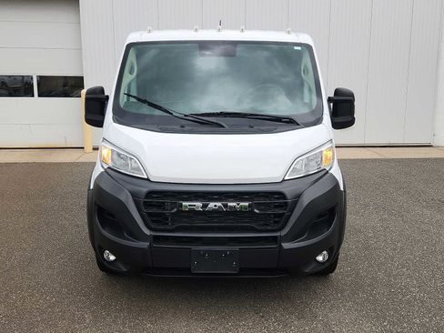 Used 2025 RAM ProMaster 2500 w/ Convenience Group FWD image 2