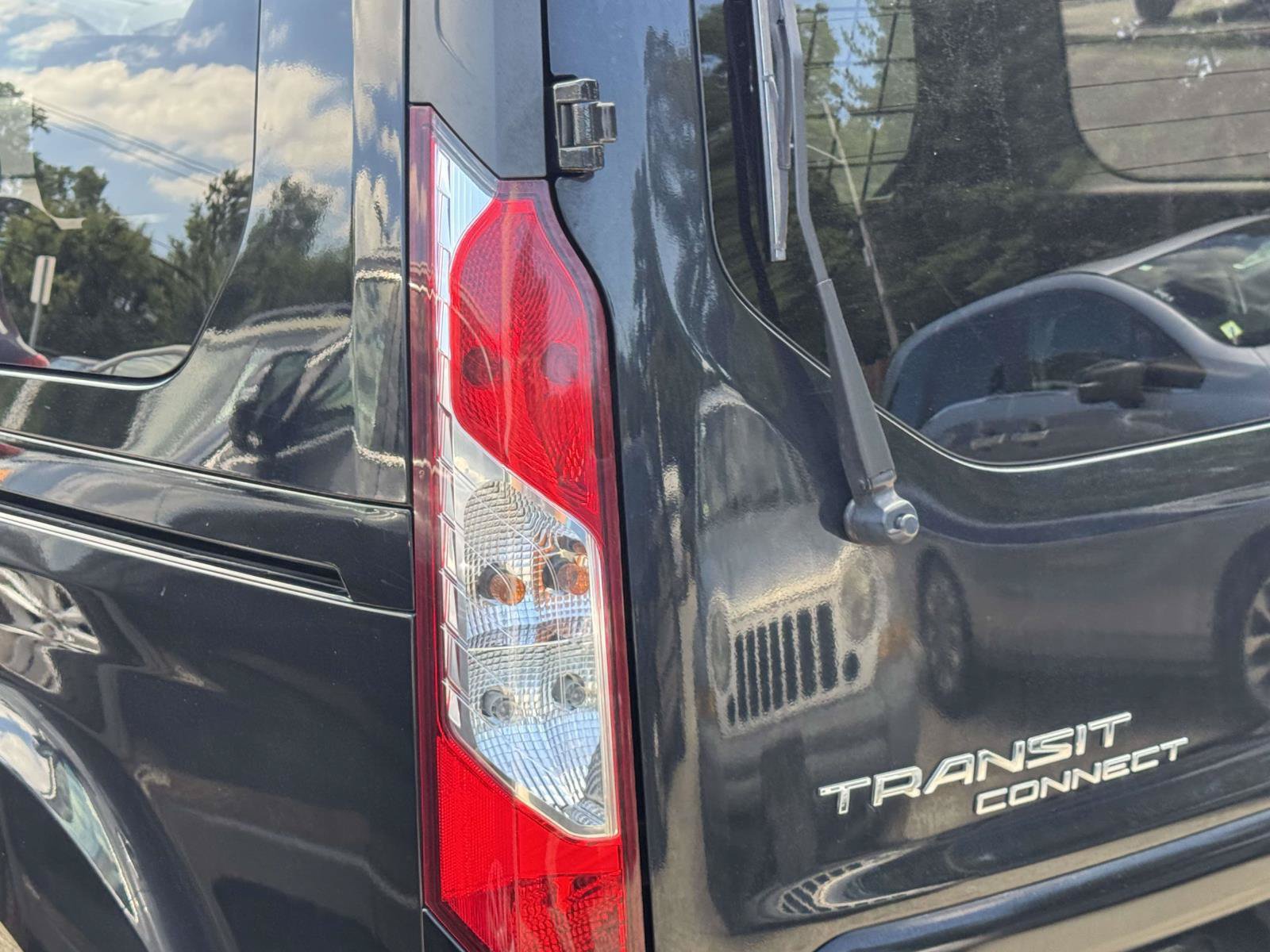 Used 2020 Ford Transit Connect XLT FWD image 8