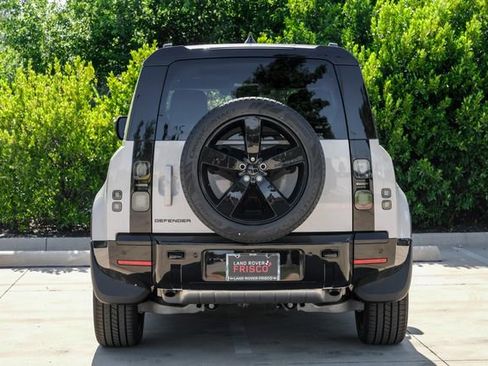 New 2026 Land Rover Defender 110 X-Dynamic SE AWD/4WD image 9