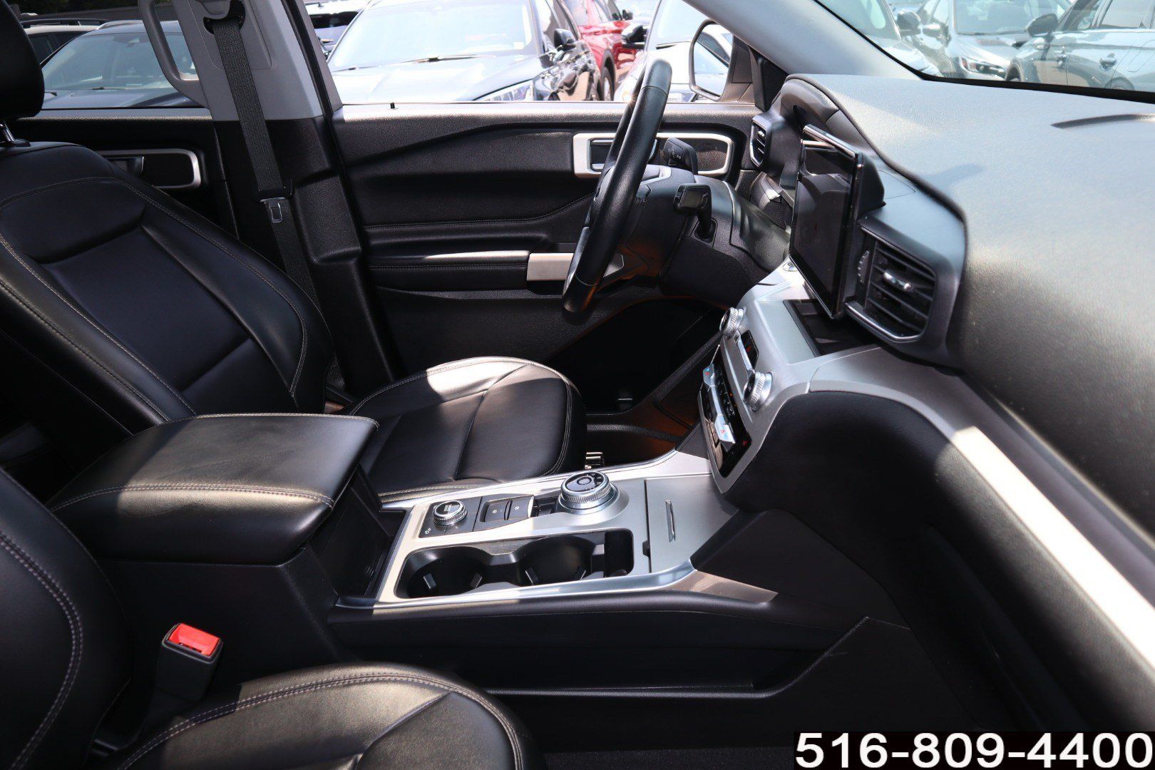 Used 2022 Ford Explorer XLT w/ Equipment Group 202A AWD/4WD image 25