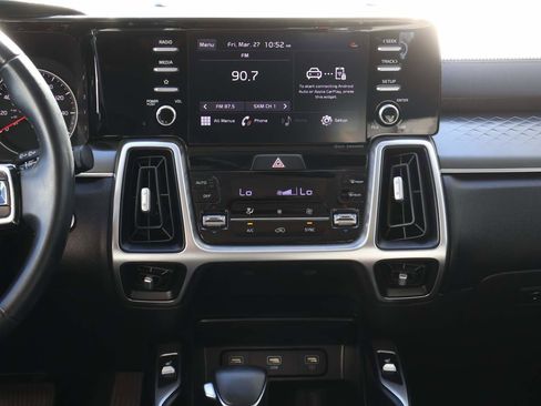 Used 2021 Kia Sorento S image 16