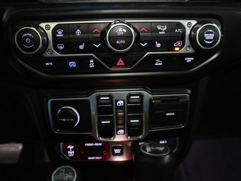 Used 2023 Jeep Wrangler Unlimited Rubicon 4xe w/ Cold Weather Group AWD/4WD image 24
