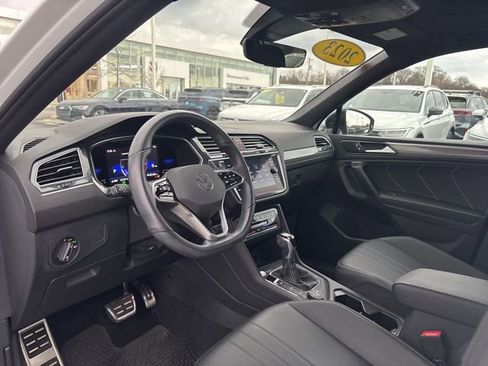 Certified 2023 Volkswagen Tiguan SE R-Line image 14