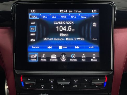 Used 2018 Maserati Quattroporte S GranSport Q4 AWD/4WD image 24