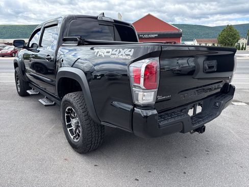 Used 2023 Toyota Tacoma TRD Off-Road w/ Technology Package AWD/4WD image 6