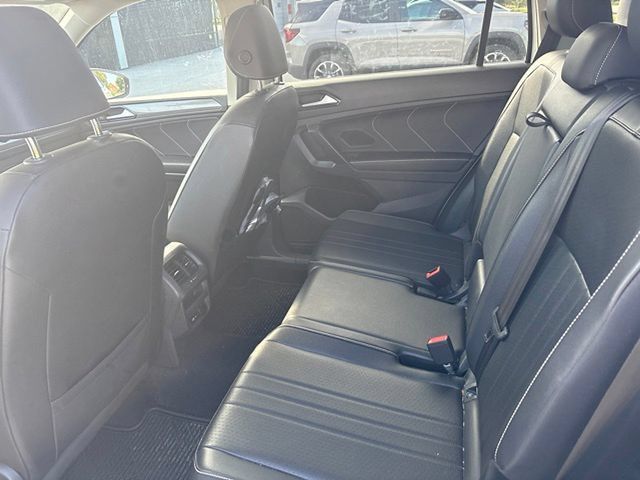 Used 2022 Volkswagen Tiguan SE AWD/4WD image 16