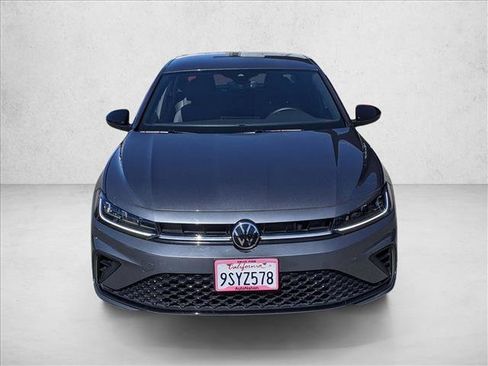 Used 2025 Volkswagen Jetta Sport image 2