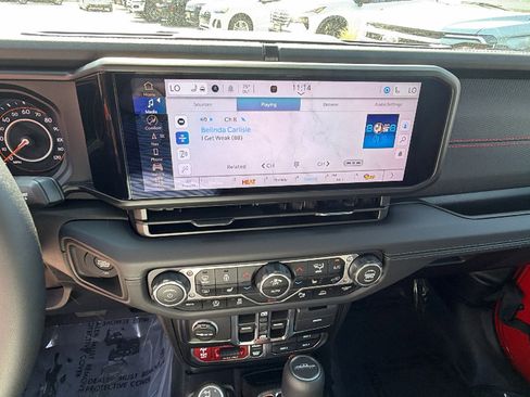 Used 2025 Jeep Gladiator Rubicon image 31