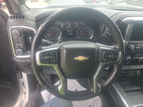 Used 2020 Chevrolet Silverado 1500 LTZ w/ LTZ Convenience Package AWD/4WD image 10