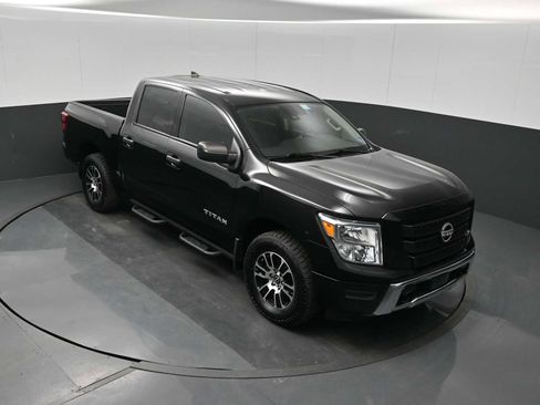 Used 2023 Nissan Titan SV w/ SV Convenience Package image 10