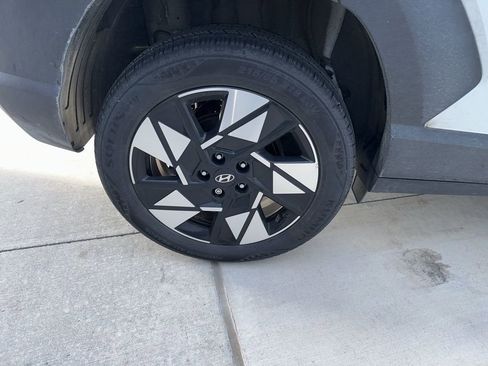 Used 2024 Hyundai Kona SEL w/ Convenience Package AWD/4WD image 11