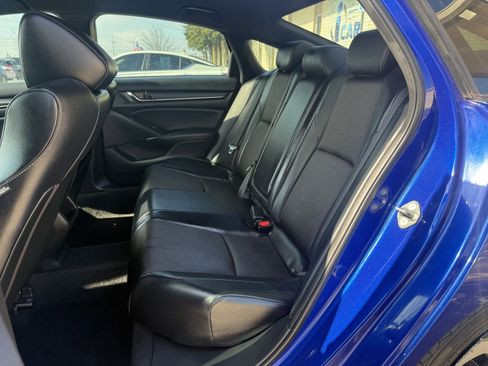 Used 2018 Honda Accord Sport image 10