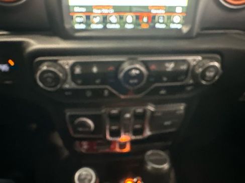 Used 2022 Jeep Gladiator Mojave w/ Cold Weather Group AWD/4WD image 23